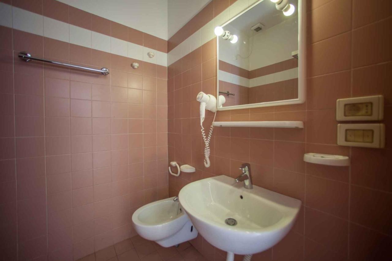 Holiday Homes In Sirmione/Gardasee 22174 Bagian luar foto