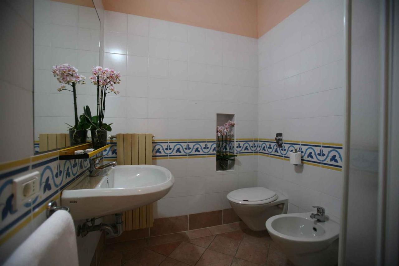 Holiday Homes In Sirmione/Gardasee 22174 Bagian luar foto