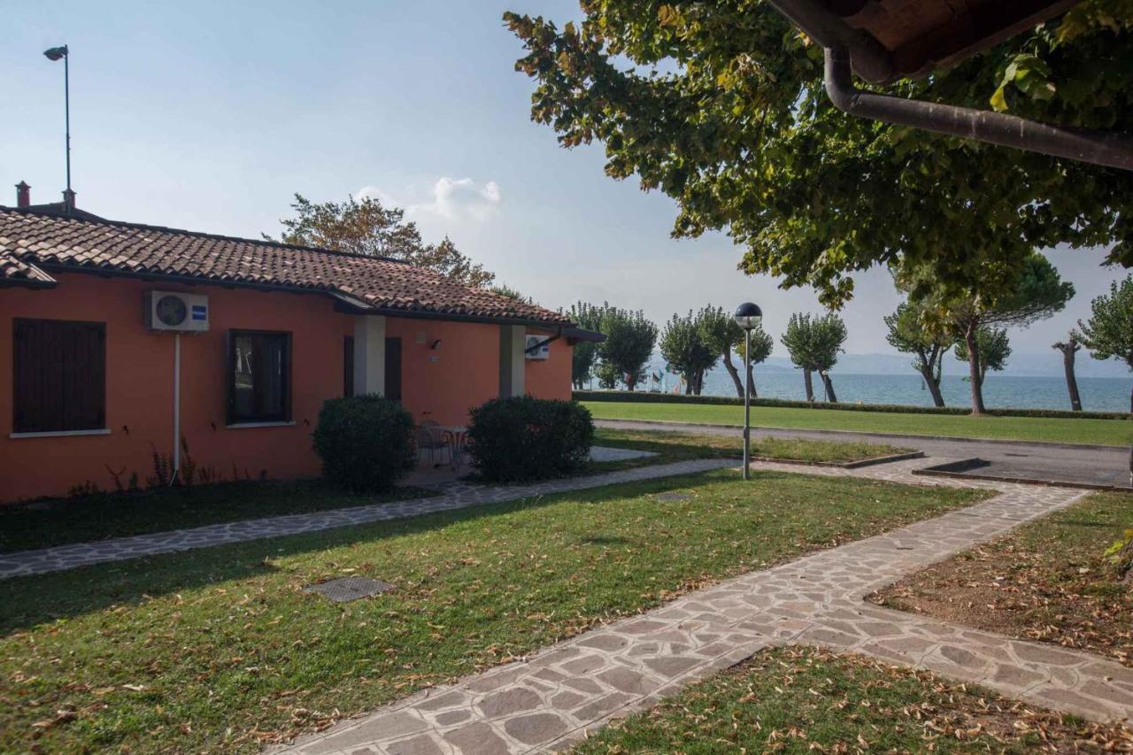 Holiday Homes In Sirmione/Gardasee 22174 Bagian luar foto